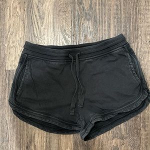 Aerie Gray Washed Booty Shorts With Pockets Sz. Small